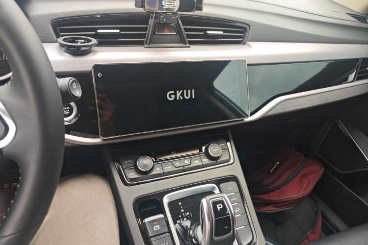 Used Geely Auto Emgrand X7 Sport 2021 Million Edition 1.8TD DCT Two-Wheel Drive Luxury Model Audio And AC Panel