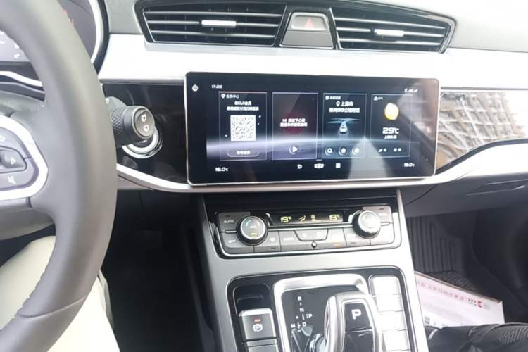 Used Geely Auto Emgrand X7 Sport 2021 Million Edition 1.8TD DCT Two-Wheel Drive Luxury Model Audio And AC Panel