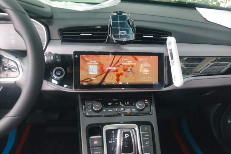 Used Geely Auto Emgrand X7 Sport 2021 1.8TD DCT Two-Wheel Drive Asian Games Edition Audio And AC Panel