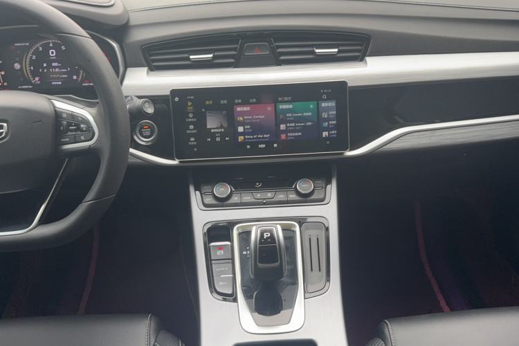 Used Geely Auto Emgrand X7 Sport 2021 1.8TD DCT Two-Wheel Drive Asian Games Comfort Edition Audio And AC Panel