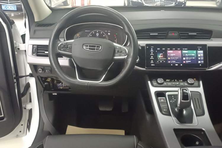 Used Geely Auto Emgrand X7 Sport 2021 Million Edition 1.8TD DCT Two-Wheel Drive Comfort Model Audio And AC Panel
