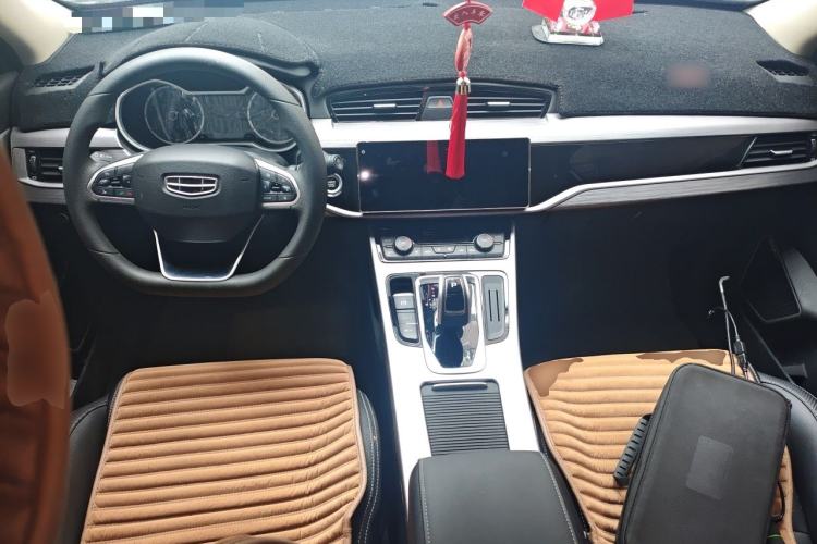 Used Geely Auto Emgrand X7 Sport 2021 Million Edition 1.8TD DCT Two-Wheel Drive Comfort Model Center Console