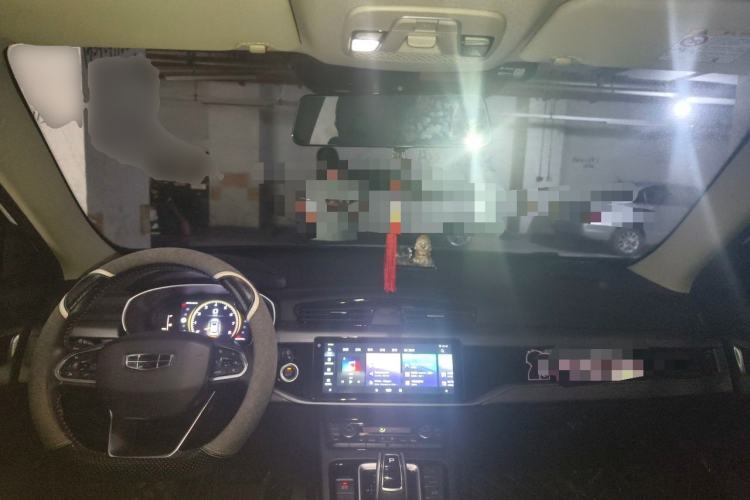 Used Geely Auto Emgrand X7 Sport 2021 Million Edition 1.8TD DCT Two-Wheel Drive Luxury Model Center Console