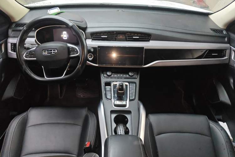 Used Geely Auto Emgrand X7 Sport 2021 Million Edition 1.8TD DCT Two-Wheel Drive Comfort Model Center Console