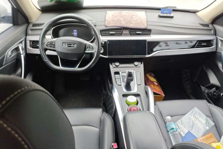 Used Geely Auto Emgrand X7 Sport 2021 Million Edition 1.8TD DCT Two-Wheel Drive Luxury Model Center Console