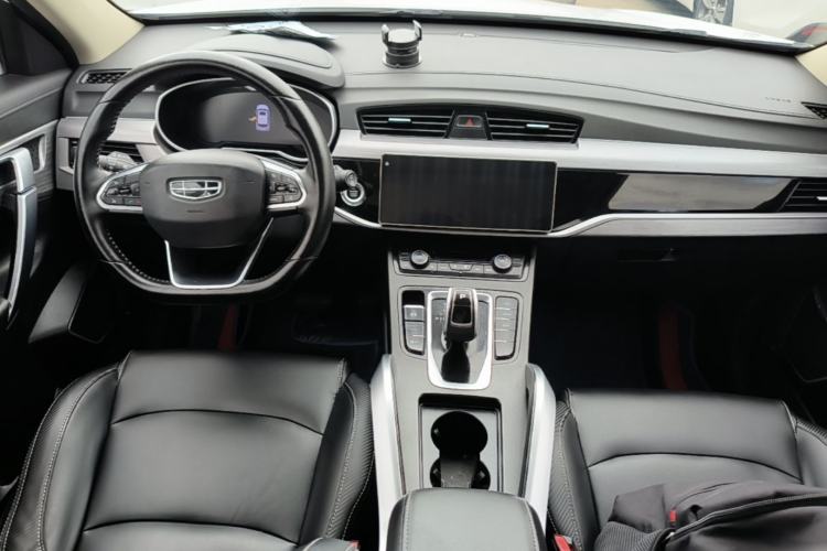 Used Geely Auto Emgrand X7 Sport 2021 Million Edition 1.8TD DCT Two-Wheel Drive Luxury Model Center Console