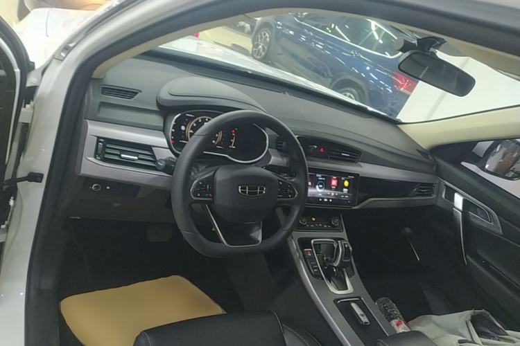Used Geely Auto Emgrand X7 Sport 2021 Million Edition 1.8TD DCT Two-Wheel Drive Comfort Model Center Console