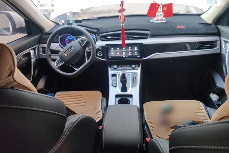 Used Geely Auto Emgrand X7 Sport 2021 Million Edition 1.8TD DCT Two-Wheel Drive Comfort Model Center Console