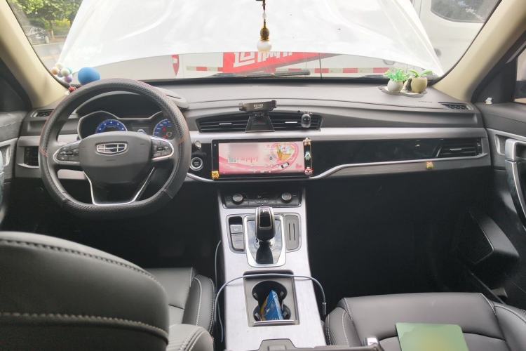 Used Geely Auto Emgrand X7 Sport 2021 Million Edition 1.8TD DCT Two-Wheel Drive Comfort Model Center Console