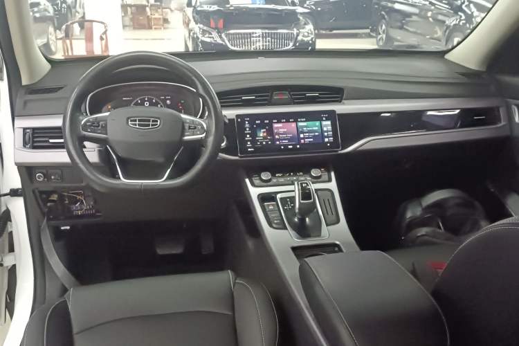 Used Geely Auto Emgrand X7 Sport 2021 Million Edition 1.8TD DCT Two-Wheel Drive Comfort Model Center Console