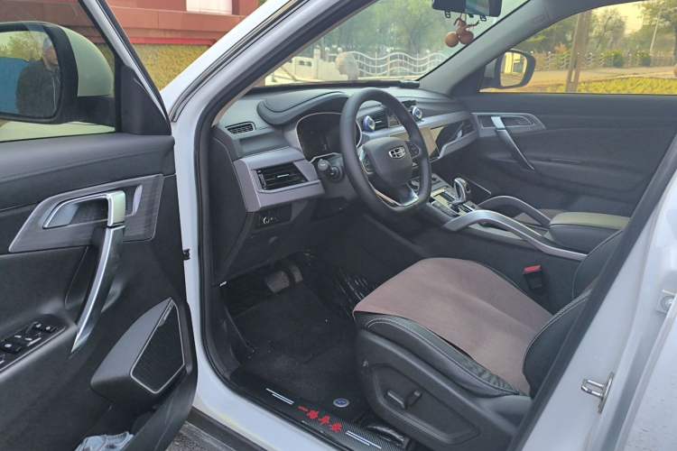 Used Geely Auto Emgrand X7 Sport 2021 Million Edition 1.8TD DCT Two-Wheel Drive Luxury Model Driver Seat