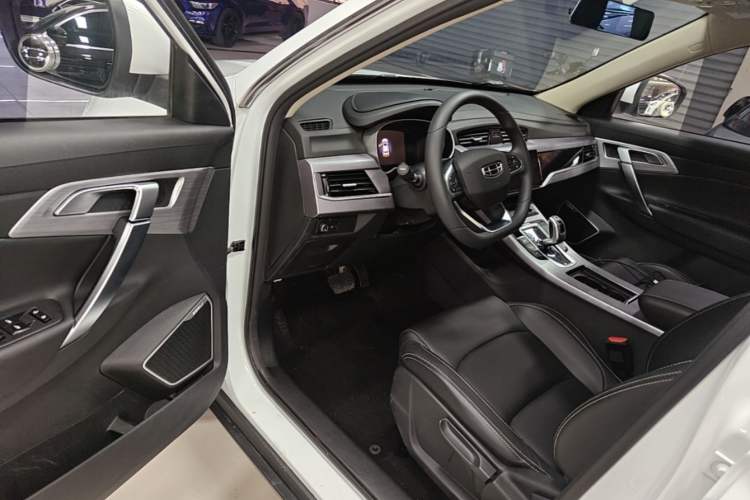 Used Geely Auto Emgrand X7 Sport 2021 Million Edition 1.8TD DCT Two-Wheel Drive Comfort Model Driver Seat