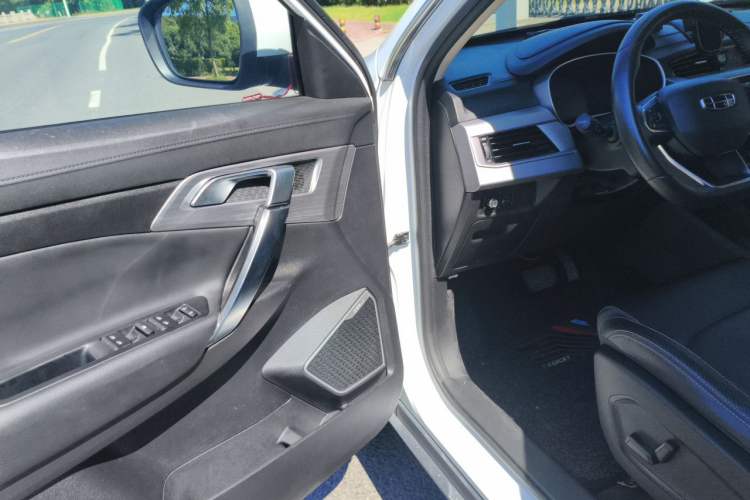 Used Geely Auto Emgrand X7 Sport 2021 Million Edition 1.8TD DCT Two-Wheel Drive Luxury Model Driver Seat