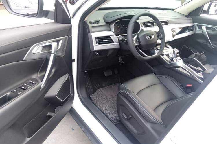 Used Geely Auto Emgrand X7 Sport 2021 Million Edition 1.8TD DCT Two-Wheel Drive Luxury Model Driver Seat