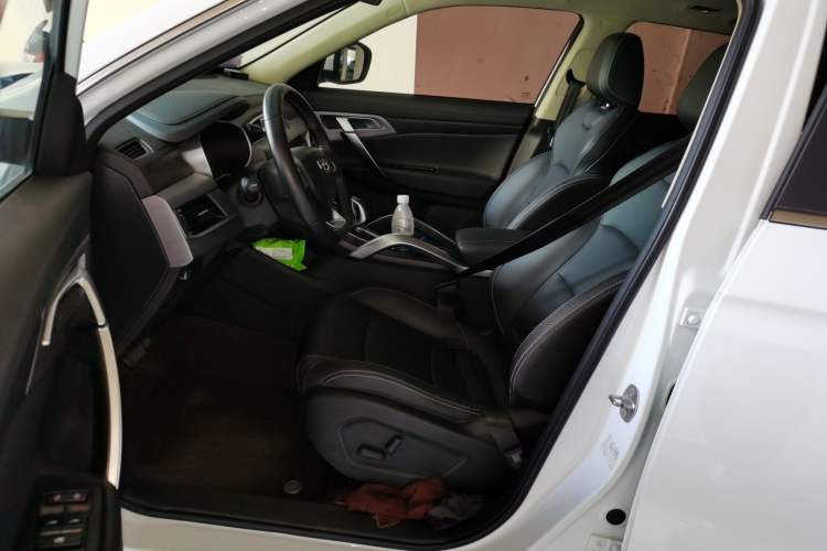 Used Geely Auto Emgrand X7 Sport 2021 Million Edition 1.8TD DCT Two-Wheel Drive Luxury Model Driver Seat