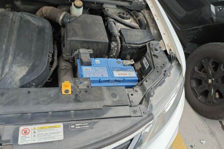 Used Geely Auto Emgrand X7 Sport 2021 Million Edition 1.8TD DCT Two-Wheel Drive Luxury Model Engine Bay Left
