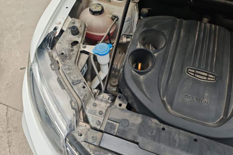 Used Geely Auto Emgrand X7 Sport 2021 Million Edition 1.8TD DCT Two-Wheel Drive Comfort Model Engine Bay Right