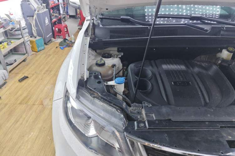Used Geely Auto Emgrand X7 Sport 2021 Million Edition 1.8TD DCT Two-Wheel Drive Comfort Model Engine Bay Right