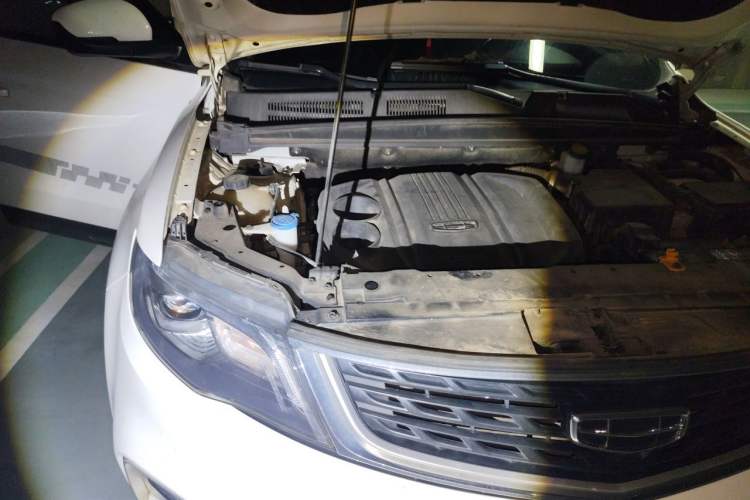 Used Geely Auto Emgrand X7 Sport 2021 Million Edition 1.8TD DCT Two-Wheel Drive Luxury Model Engine Bay Right