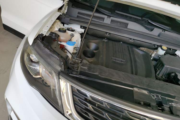 Used Geely Auto Emgrand X7 Sport 2021 Million Edition 1.8TD DCT Two-Wheel Drive Luxury Model Engine Bay Right