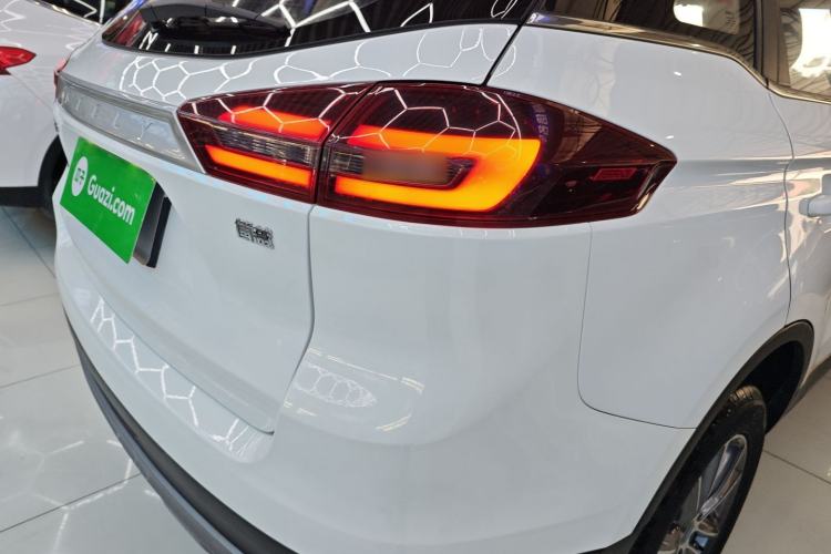 Used Geely Auto Emgrand X7 Sport 2021 Million Edition 1.8TD DCT Two-Wheel Drive Comfort Model Exterior 3