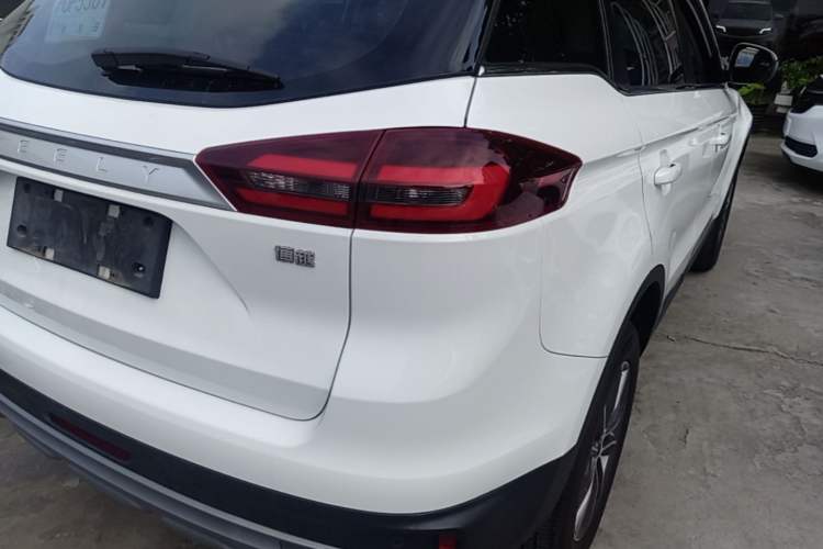 Used Geely Auto Emgrand X7 Sport 2021 Million Edition 1.8TD DCT Two-Wheel Drive Luxury Model Exterior 3