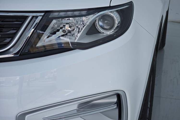 Used Geely Auto Emgrand X7 Sport 2021 Million Edition 1.8TD Manual Two-Wheel Drive Comfort Model Exterior 6