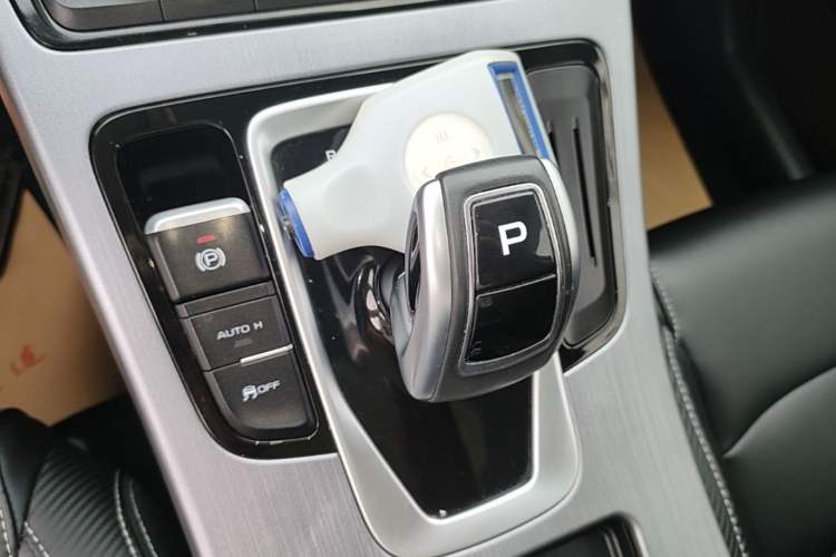 Used Geely Auto Emgrand X7 Sport 2021 1.8TD DCT Two-Wheel Drive Asian Games Comfort Edition Gear Lever