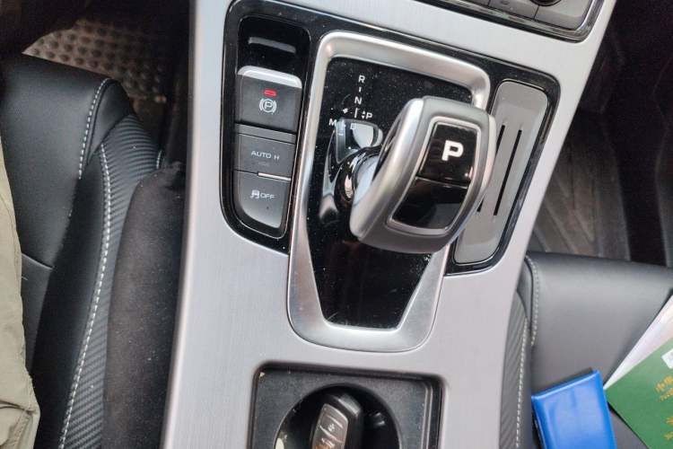 Used Geely Auto Emgrand X7 Sport 2021 Million Edition 1.8TD DCT Two-Wheel Drive Comfort Model Gear Lever
