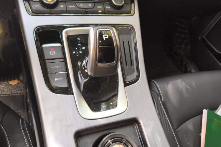 Used Geely Auto Emgrand X7 Sport 2021 1.8TD DCT Two-Wheel Drive Asian Games Comfort Edition Gear Lever