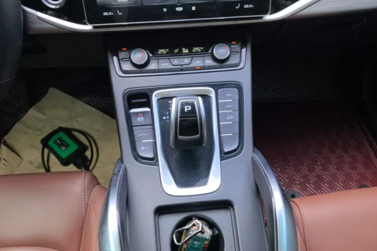 Used Geely Auto Emgrand X7 Sport 2021 1.8TD DCT Two-Wheel Drive Asian Games Edition Gear Lever