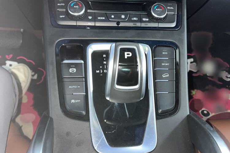 Used Geely Auto Emgrand X7 Sport 2021 1.8TD DCT Two-Wheel Drive Asian Games Edition Gear Lever
