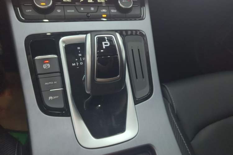 Used Geely Auto Emgrand X7 Sport 2021 1.8TD DCT Two-Wheel Drive Asian Games Comfort Edition Gear Lever