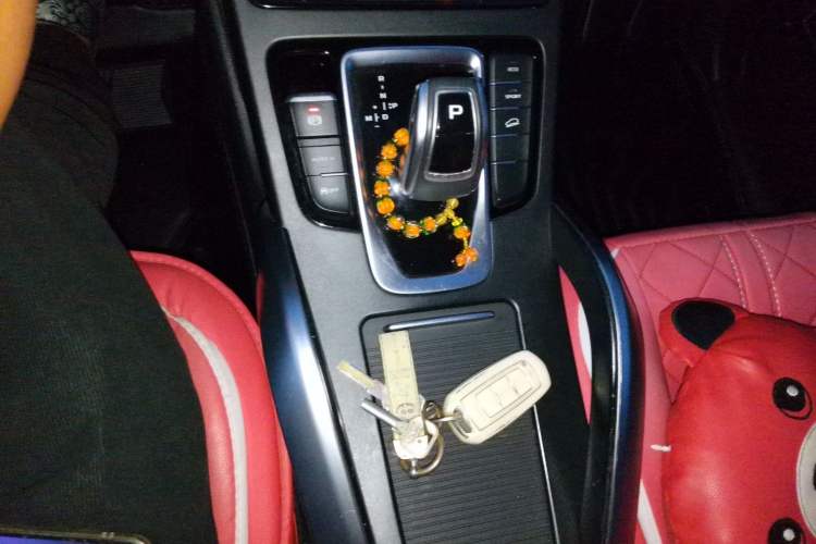 Used Geely Auto Emgrand X7 Sport 2021 1.8TD DCT Two-Wheel Drive Asian Games Edition Gear Lever