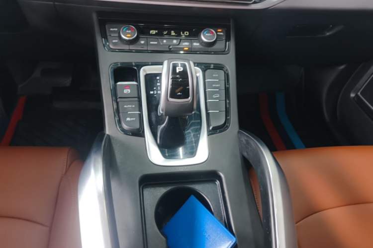 Used Geely Auto Emgrand X7 Sport 2021 1.8TD DCT Two-Wheel Drive Asian Games Edition Gear Lever