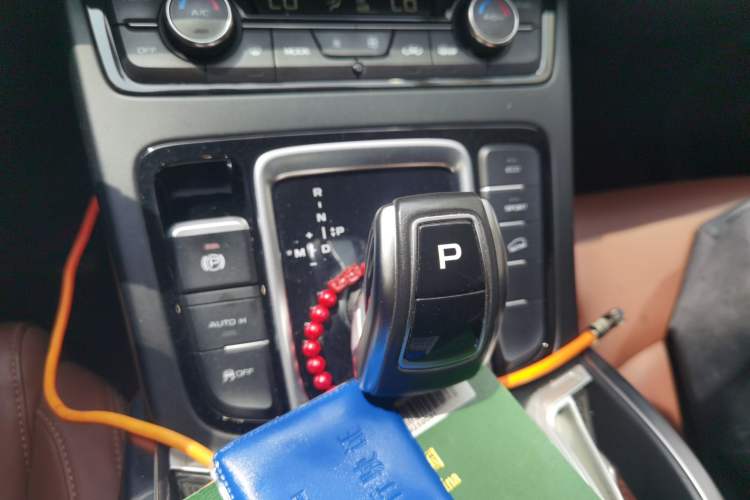 Used Geely Auto Emgrand X7 Sport 2021 1.8TD DCT Two-Wheel Drive Asian Games Edition Gear Lever
