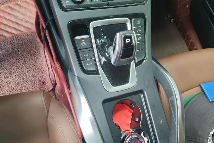 Used Geely Auto Emgrand X7 Sport 2021 1.8TD DCT Two-Wheel Drive Asian Games Edition Gear Lever