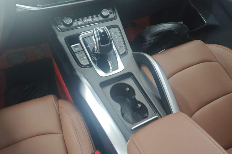 Used Geely Auto Emgrand X7 Sport 2021 1.8TD DCT Two-Wheel Drive Asian Games Edition Gear Lever