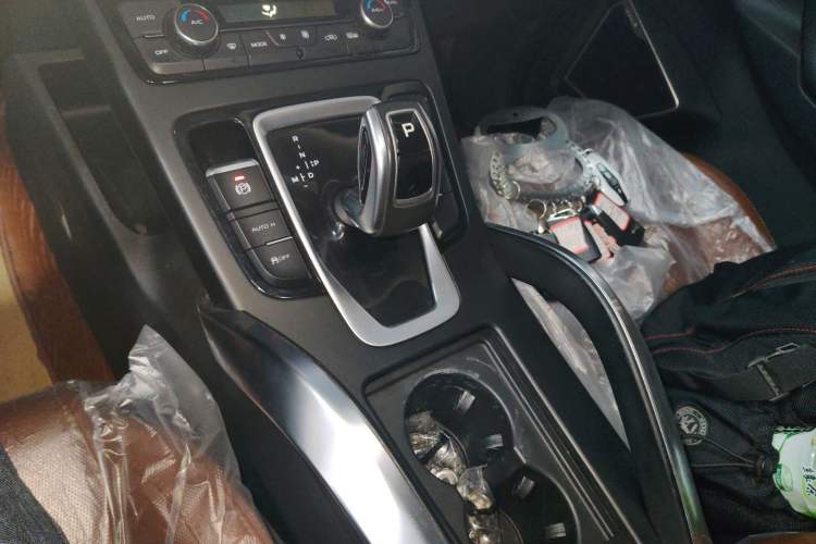 Used Geely Auto Emgrand X7 Sport 2021 1.8TD DCT Two-Wheel Drive Asian Games Edition Gear Lever