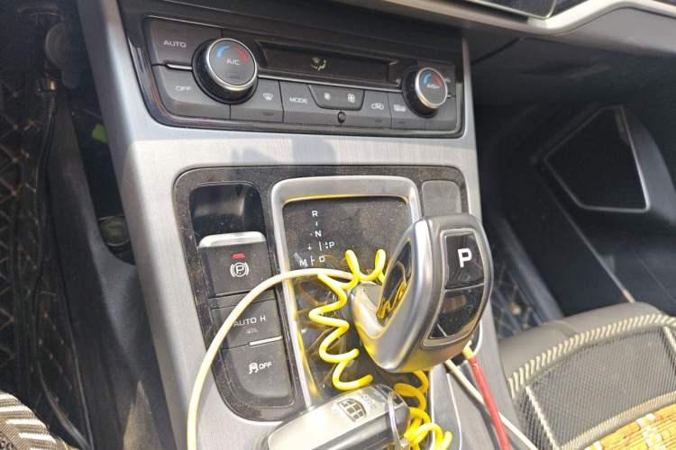 Used Geely Auto Emgrand X7 Sport 2021 1.8TD DCT Two-Wheel Drive Asian Games Comfort Edition Gear Lever