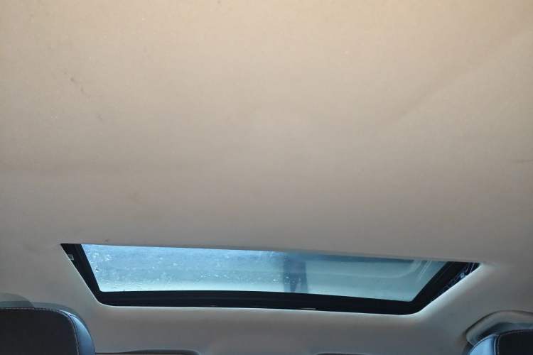 Used Geely Auto Emgrand X7 Sport 2021 Million Edition 1.8TD DCT Two-Wheel Drive Comfort Model Headliner
