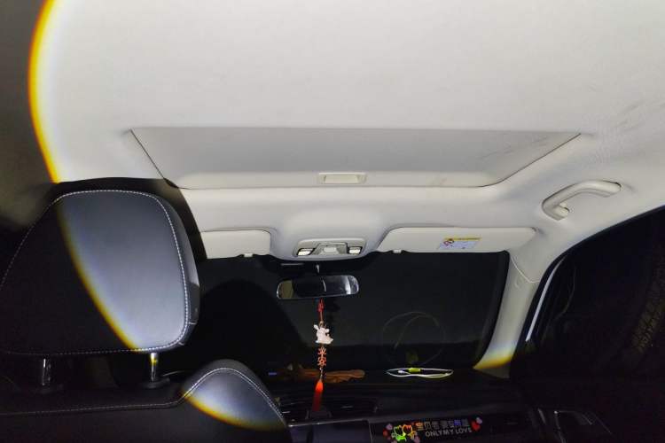 Used Geely Auto Emgrand X7 Sport 2021 Million Edition 1.8TD DCT Two-Wheel Drive Luxury Model Headliner