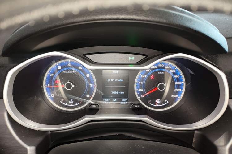 Used Geely Auto Emgrand X7 Sport 2021 Million Edition 1.8TD Manual Two-Wheel Drive Comfort Model Instrument Cluster