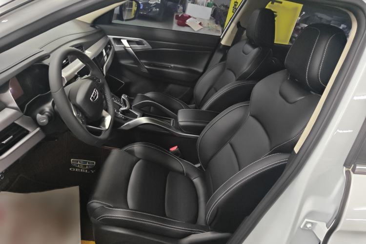 Used Geely Auto Emgrand X7 Sport 2021 Million Edition 1.8TD DCT Two-Wheel Drive Luxury Model Interior 1