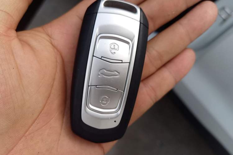 Used Geely Auto Emgrand X7 Sport 2021 Million Edition 1.8TD DCT Two-Wheel Drive Luxury Model Interior 1