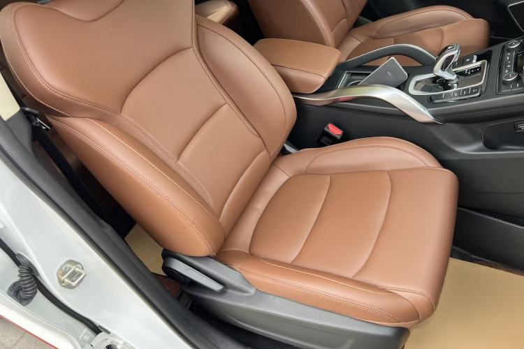 Used Geely Auto Emgrand X7 Sport 2021 1.8TD DCT Two-Wheel Drive Asian Games Edition Interior 10