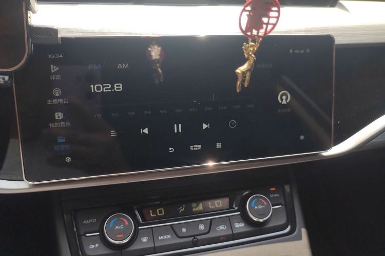 Used Geely Auto Emgrand X7 Sport 2021 Million Edition 1.8TD DCT Two-Wheel Drive Luxury Model Interior 2
