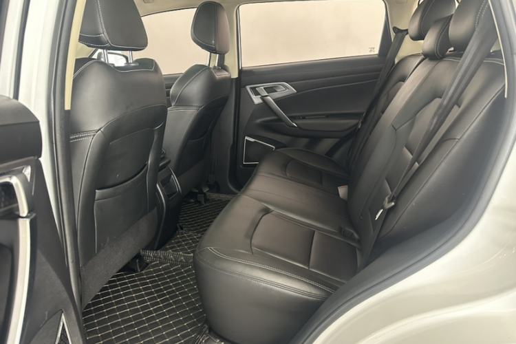Used Geely Auto Emgrand X7 Sport 2021 1.8TD DCT Two-Wheel Drive Asian Games Comfort Edition Interior 3