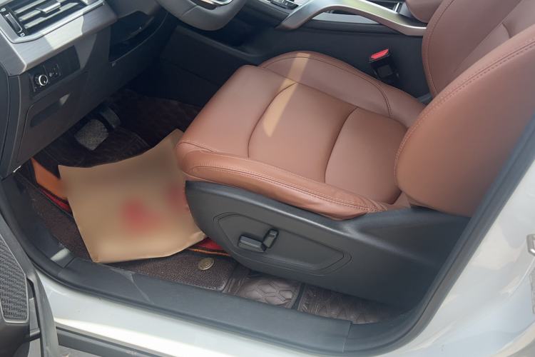 Used Geely Auto Emgrand X7 Sport 2021 1.8TD DCT Two-Wheel Drive Asian Games Edition Interior 3