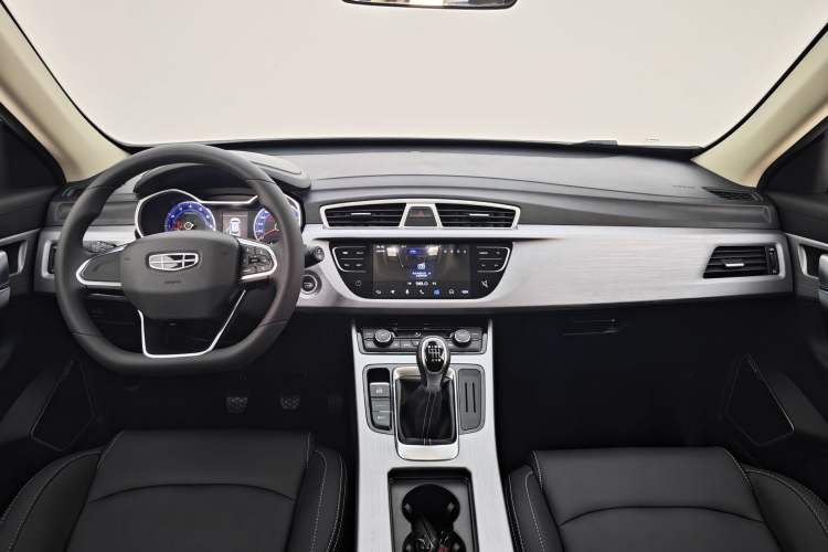 Used Geely Auto Emgrand X7 Sport 2021 Million Edition 1.8TD Manual Two-Wheel Drive Comfort Model Interior 4
